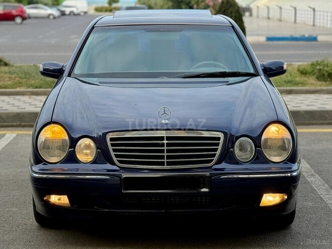 Mercedes E 270-1