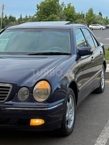 Mercedes E 270-5