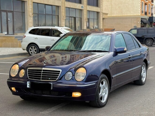 Mercedes E 270-8
