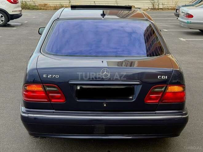 Mercedes E 270-10