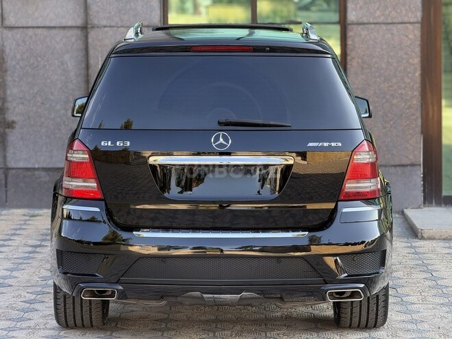 Mercedes GL 550 4MATIC-2