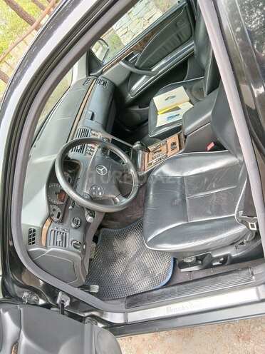 Mercedes E 240-21