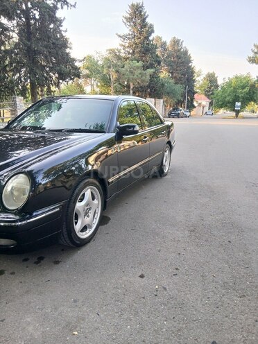 Mercedes E 240-12
