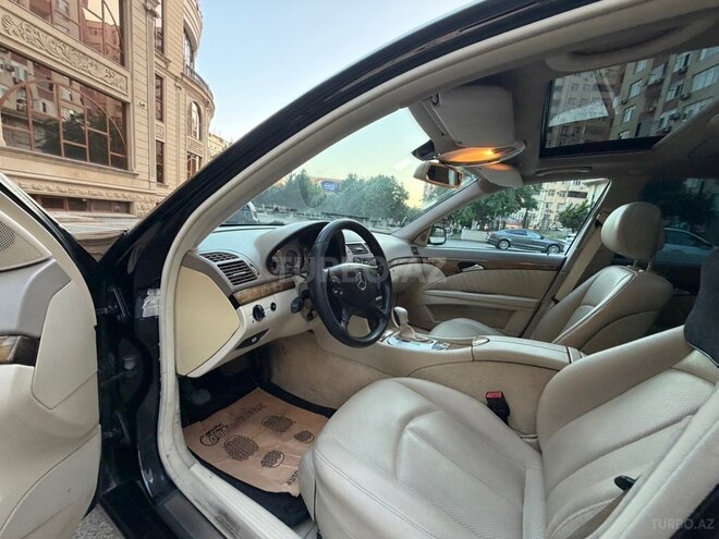 Mercedes E 350-21