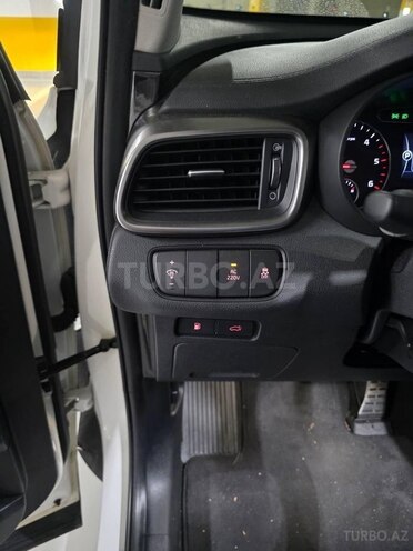 Kia Sorento-12