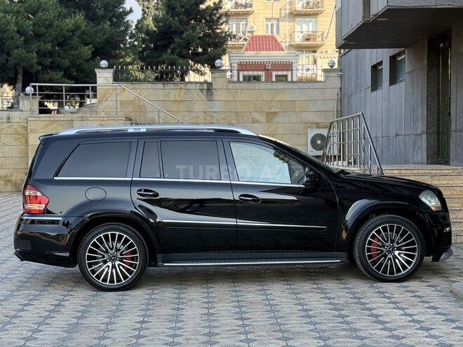 Mercedes GL 550 4MATIC-10