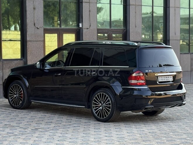 Mercedes GL 550 4MATIC-9