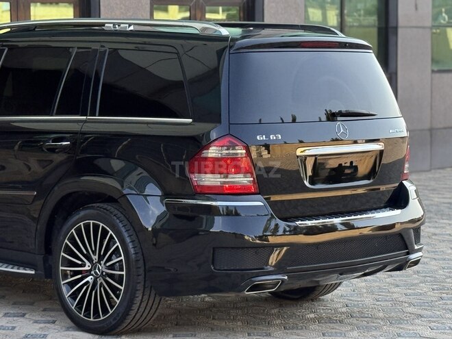 Mercedes GL 550 4MATIC-12