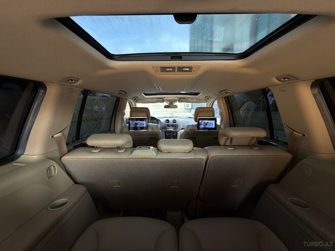 Mercedes GL 550 4MATIC-13