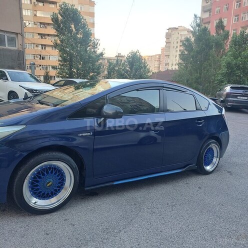 Toyota Prius-7