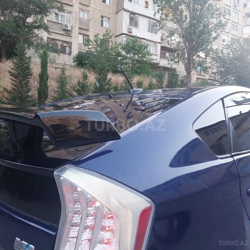 Toyota Prius-8