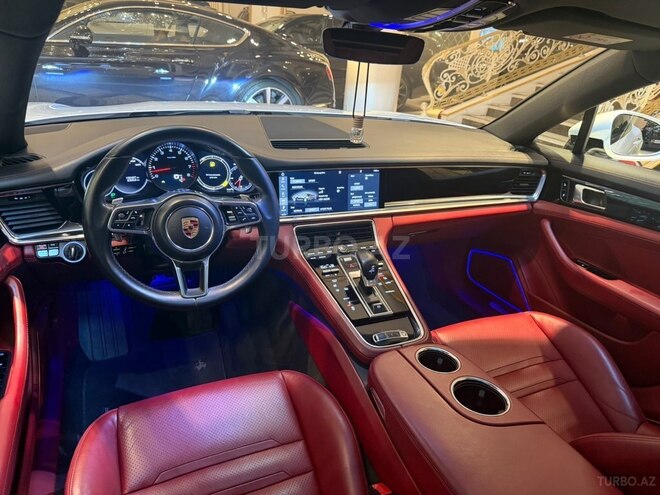 Porsche Panamera 4 Executive-11