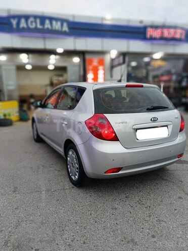 Kia Ceed-4