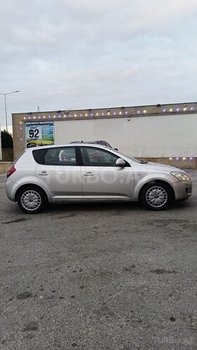 Kia Ceed-7