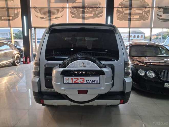 Mitsubishi Pajero-3