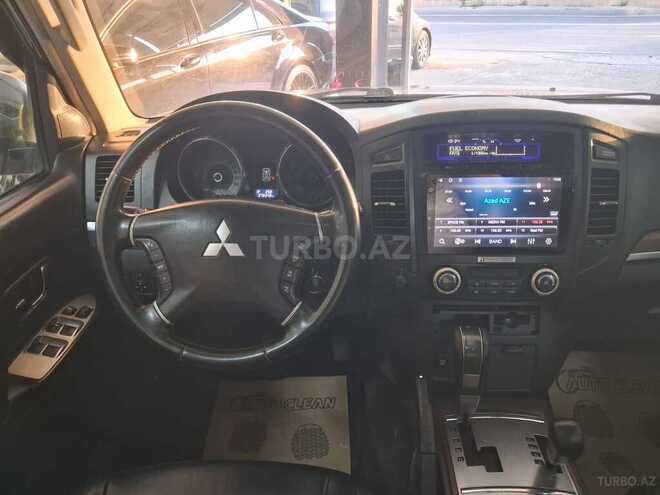 Mitsubishi Pajero-10