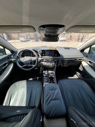 Hyundai Sonata-12