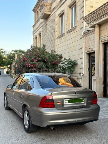 Opel Vectra-3