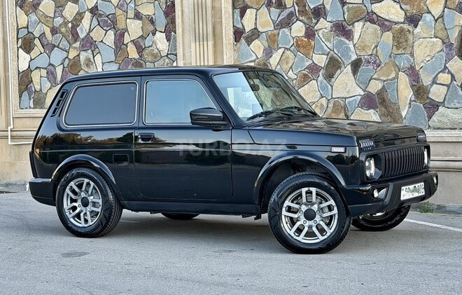 LADA (VAZ) Niva-8