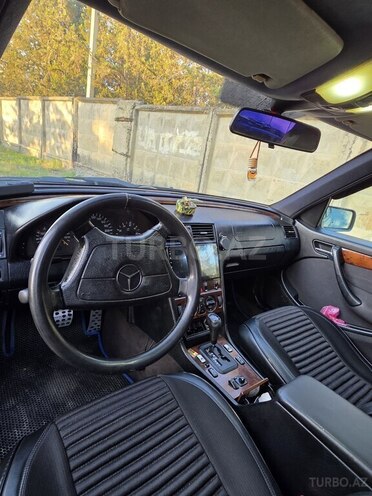 Mercedes C 200-13