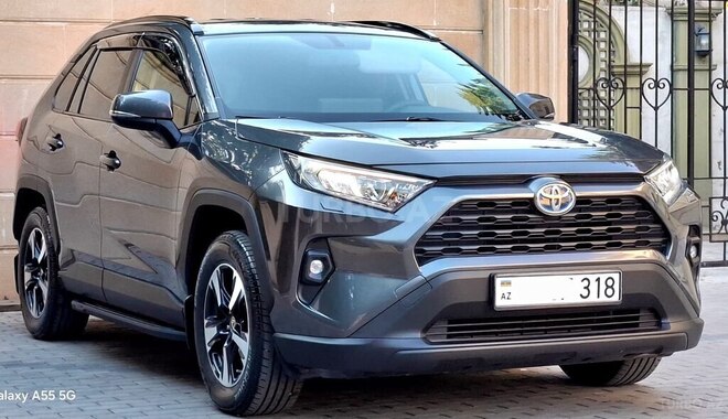 Toyota RAV4-4