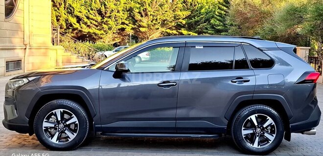 Toyota RAV4-11