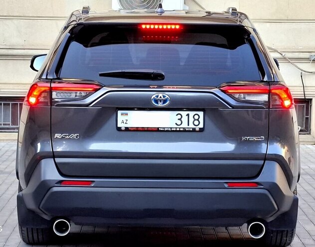 Toyota RAV4-8