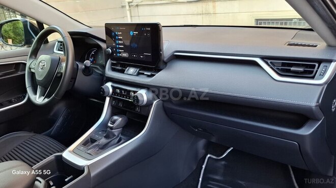 Toyota RAV4-15