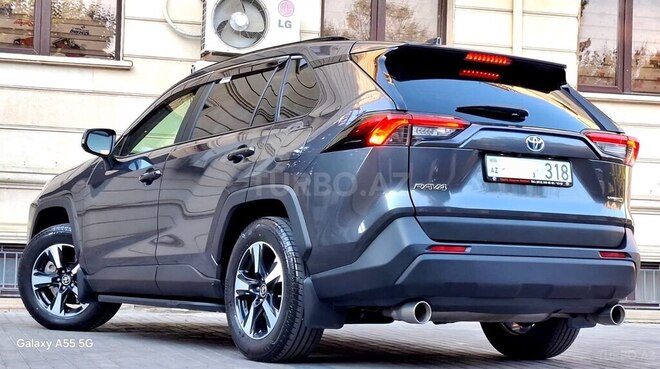 Toyota RAV4-10