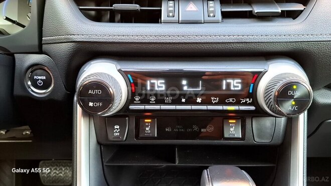 Toyota RAV4-18