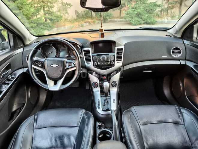 Chevrolet Cruze-12