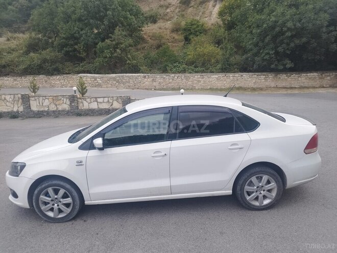 Volkswagen Polo-2