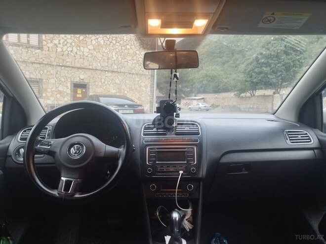 Volkswagen Polo-6