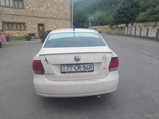 Volkswagen Polo-5