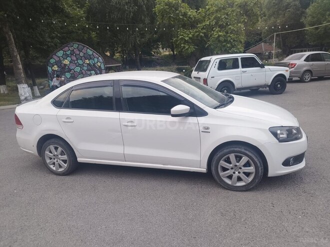 Volkswagen Polo-4