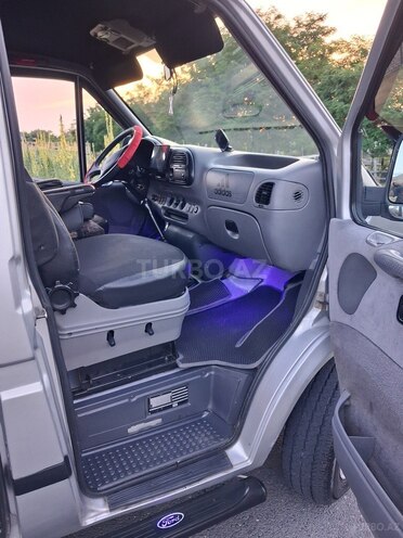 Ford Transit-7