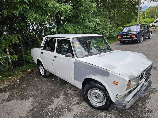 LADA (VAZ) 2107-15