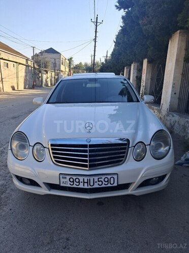 Mercedes E 220-1