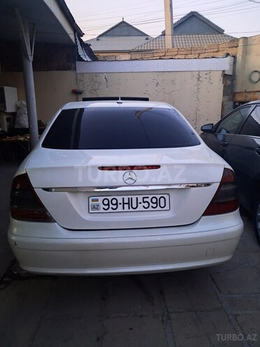 Mercedes E 220-2