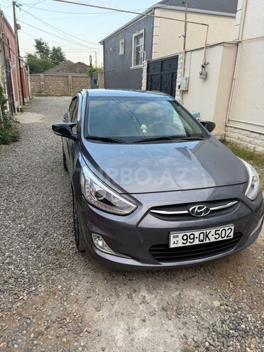 Hyundai Accent-1