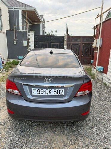 Hyundai Accent-2
