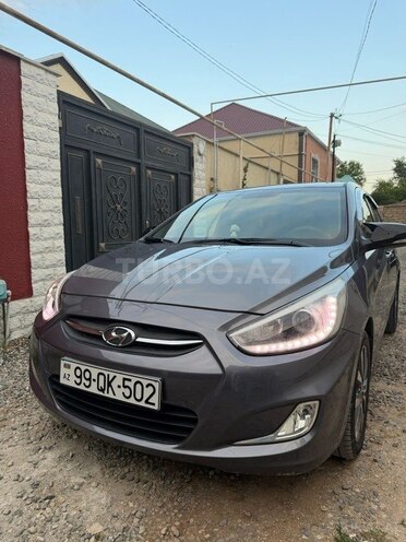 Hyundai Accent-5