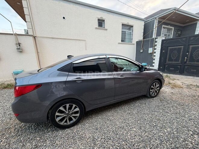 Hyundai Accent-3