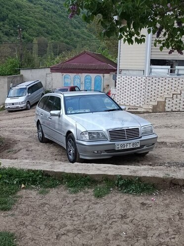 Mercedes C 220-1