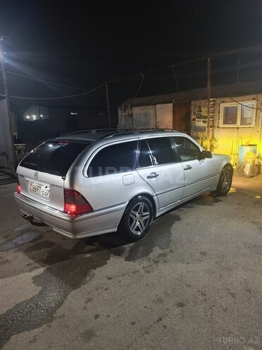 Mercedes C 220-2