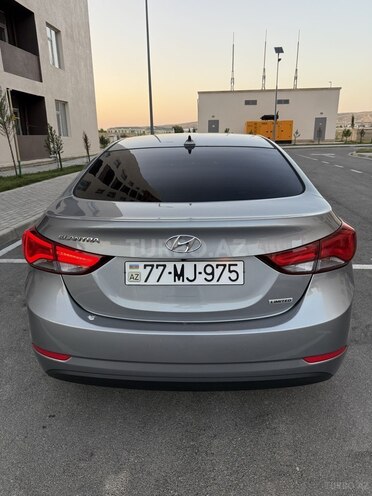 Hyundai Elantra-7