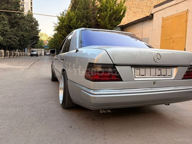 Mercedes 250 D-11