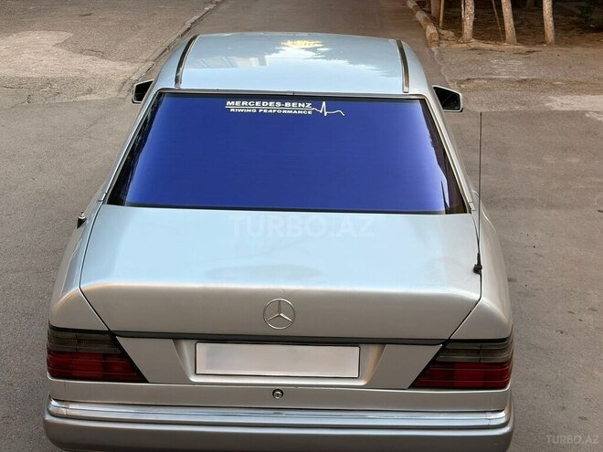 Mercedes 250 D-14