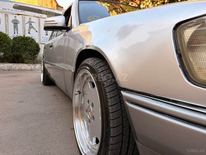 Mercedes 250 D-16