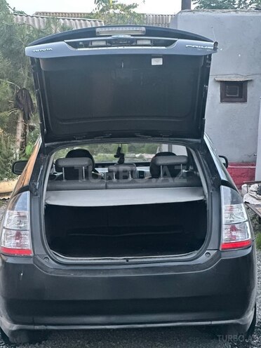 Toyota Prius-4